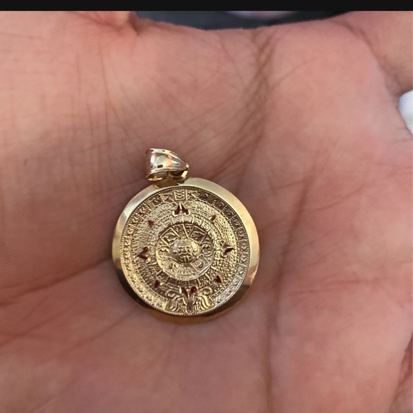 Aztec calendar 14kt charm - Picture 1 of 2